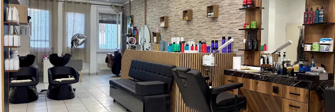 La salle de coiffure du OUAI SALON